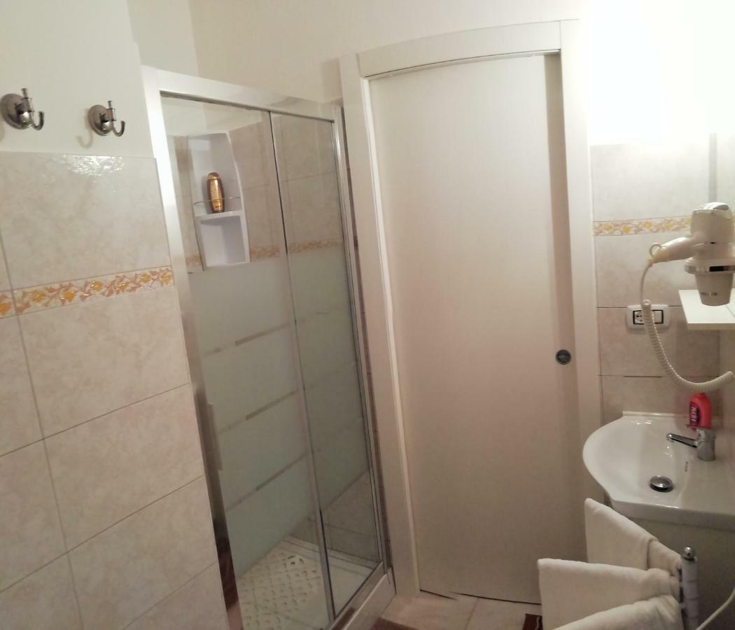 רומא Apartment Urbino 33 מראה חיצוני תמונה