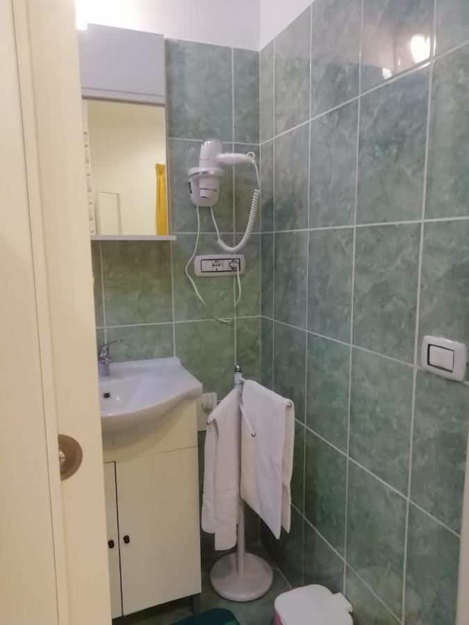 רומא Apartment Urbino 33 מראה חיצוני תמונה
