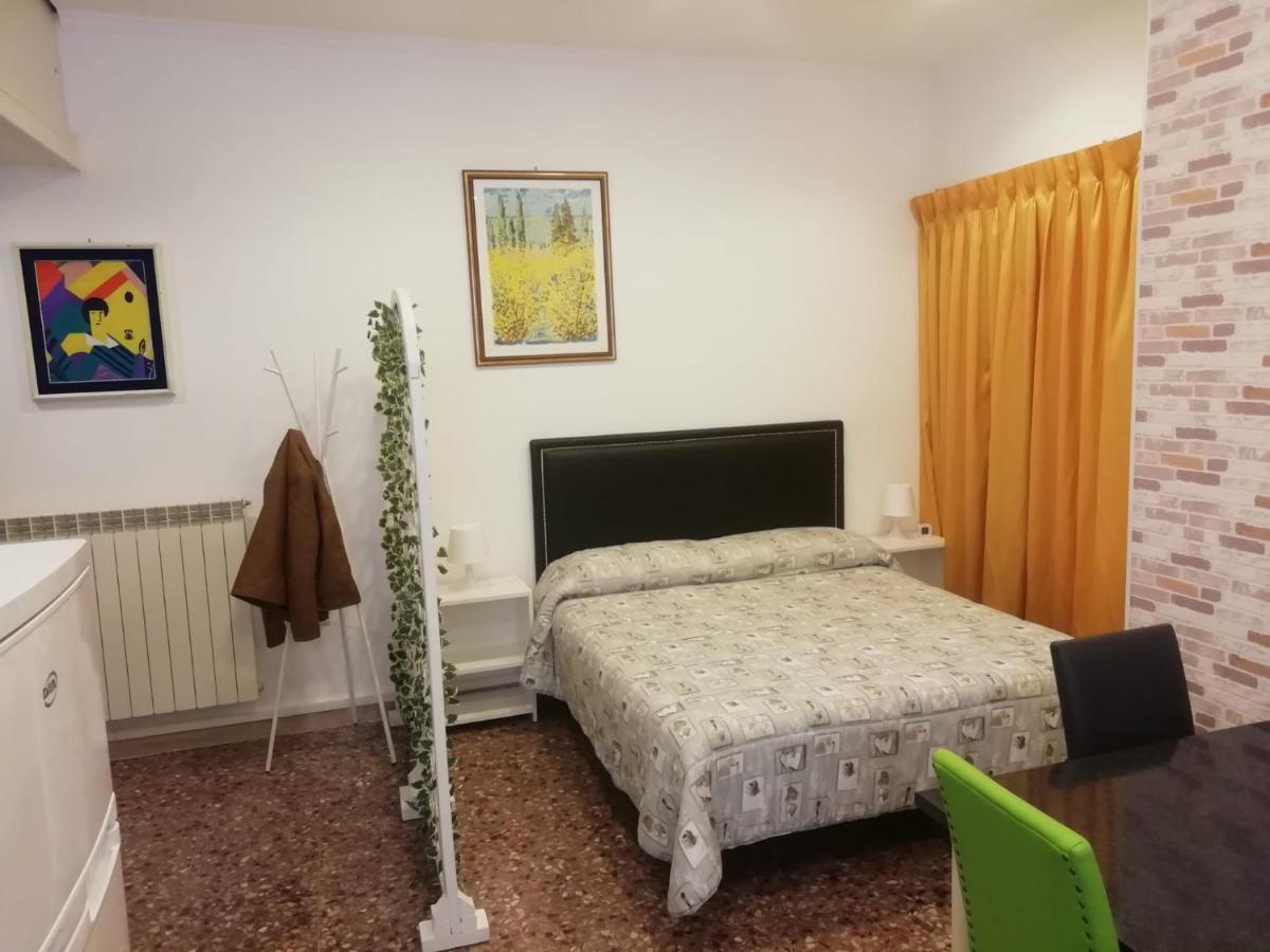 רומא Apartment Urbino 33 מראה חיצוני תמונה