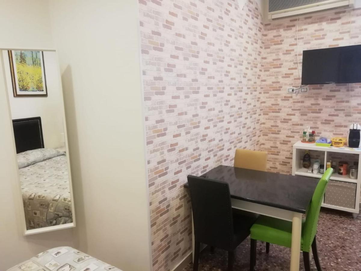 רומא Apartment Urbino 33 מראה חיצוני תמונה