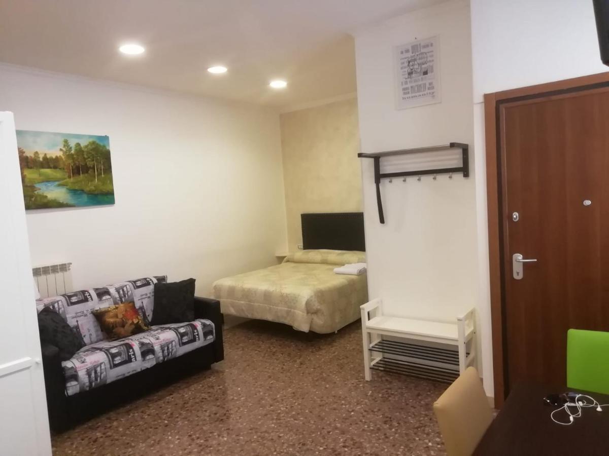רומא Apartment Urbino 33 מראה חיצוני תמונה