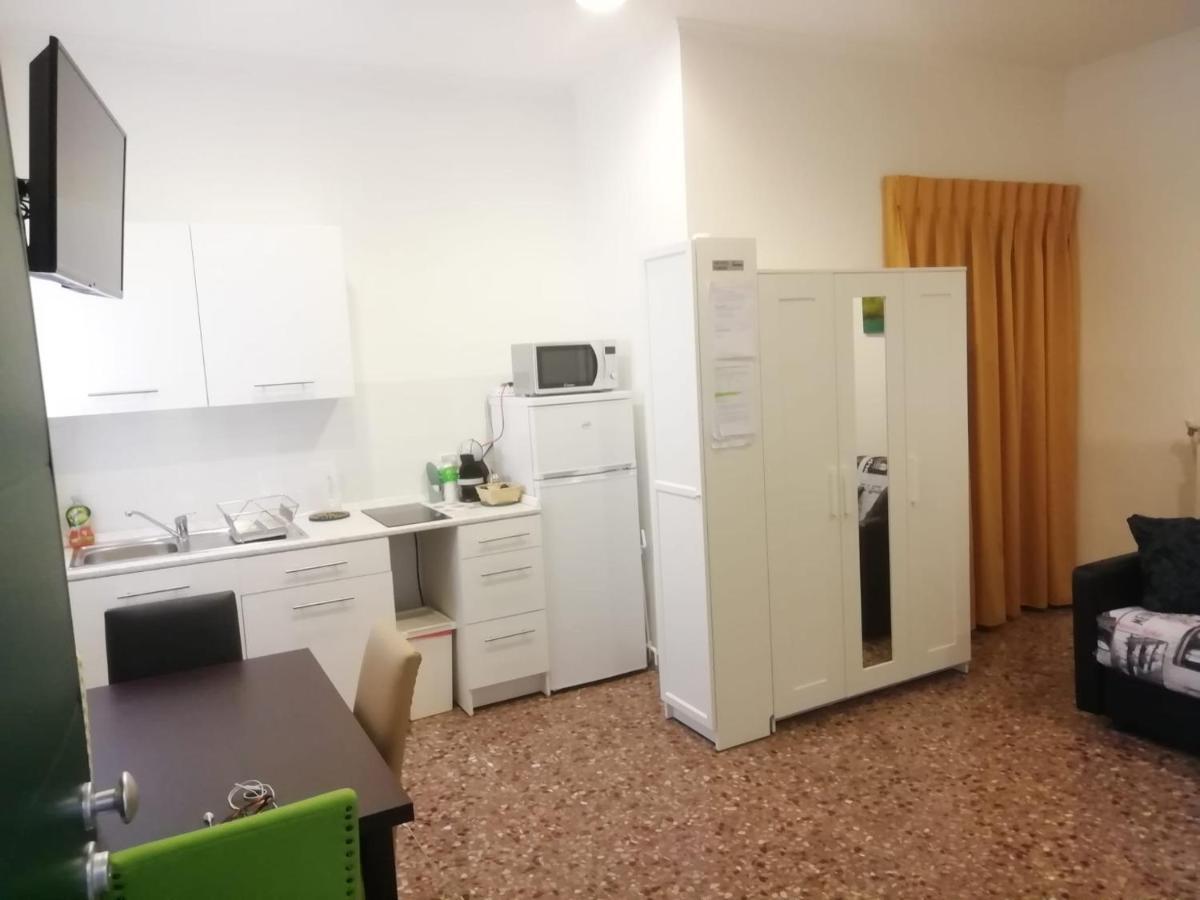 רומא Apartment Urbino 33 מראה חיצוני תמונה